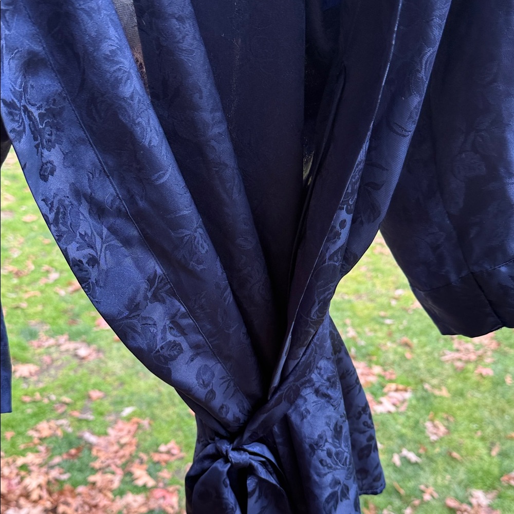Morgan Taylor Navy Satin Robe - Picture 3 of 8